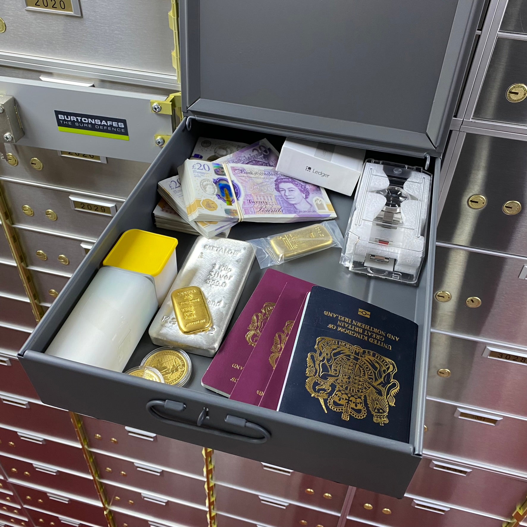Large Safe Deposit Box – Cardiff Safe Deposit